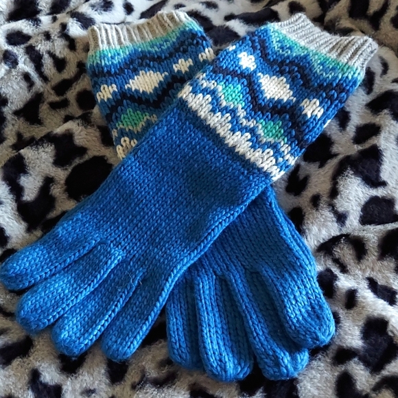 Thick Chunky Gloves with Mid-Forearm Length - Picture 3 of 4